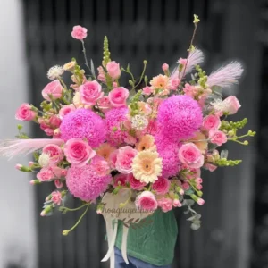 Bó hoa tone hồng pastel giao nhanh trong ngày từ shop hoa uy tín.