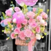 Tiệm hoa Quận 10 – Giỏ hoa tone hồng pastel giao tận nơi tại TP.HCM