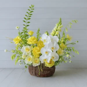 Giỏ hoa lan trắng phối vàng nhẹ nhàng – mẫu hoa tặng bạn gái gần đây mang vẻ đẹp tinh khôi và ấm áp