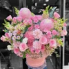 Lẵng hoa tone hồng sang trọng – dịch vụ đặt hoa nhanh gần tôi tại TP.HCM.