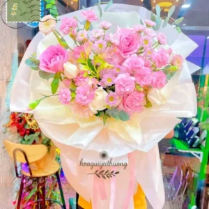 Bó hoa tươi cao cấp tone hồng pastel sang trọng tại shop hoa tươi cao cấp Hoa Gửi Yêu Thương – lựa chọn lý tưởng cho ngày đặc biệt.